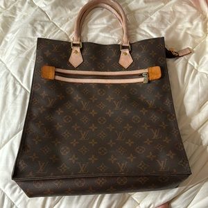 LV tote